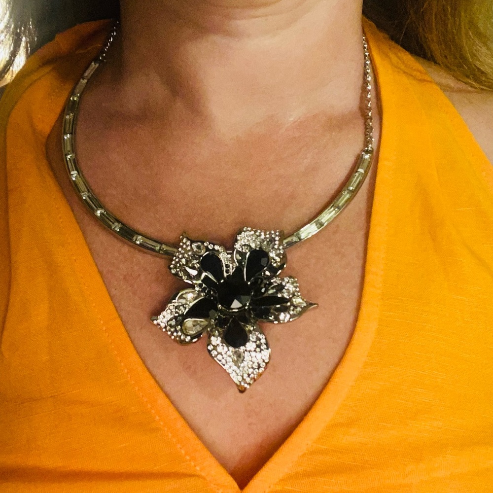 Statement flower necklace